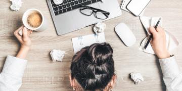 Cansaço Mental: quais os sintomas e os sinais de exaustão