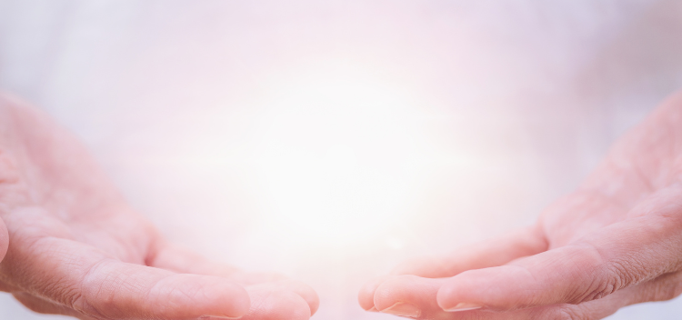 Reiki: O que é, como funciona e seus 6 principais benefícios